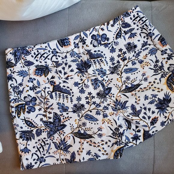 NWOT Ann Taylor LOFT Paisley/Floral Shorts - Picture 2 of 9